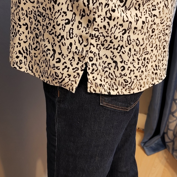 Talbot Sleeveless Blouse - Picture 5 of 6